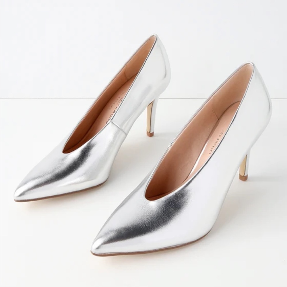 Chinese Laundry Arian Pointed Toe Silver Pumps - 7.5/38